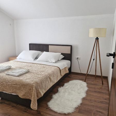 Knezevic Apartman Podgorica Buitenkant foto