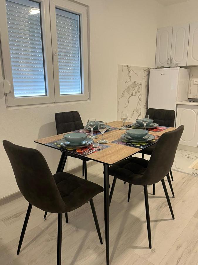 Knezevic Apartman Podgorica Buitenkant foto