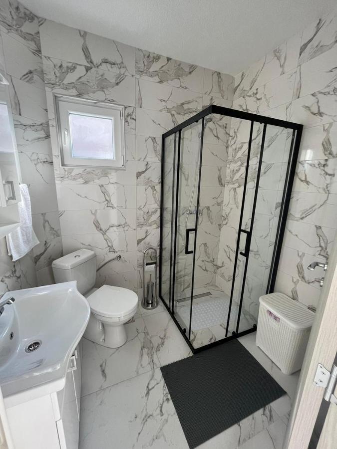 Knezevic Apartman Podgorica Buitenkant foto