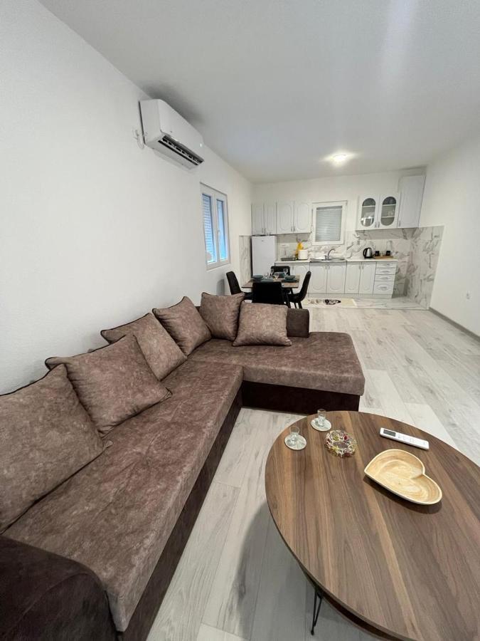 Knezevic Apartman Podgorica Buitenkant foto