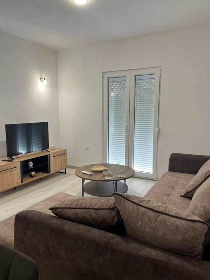 Knezevic Apartman Podgorica Buitenkant foto