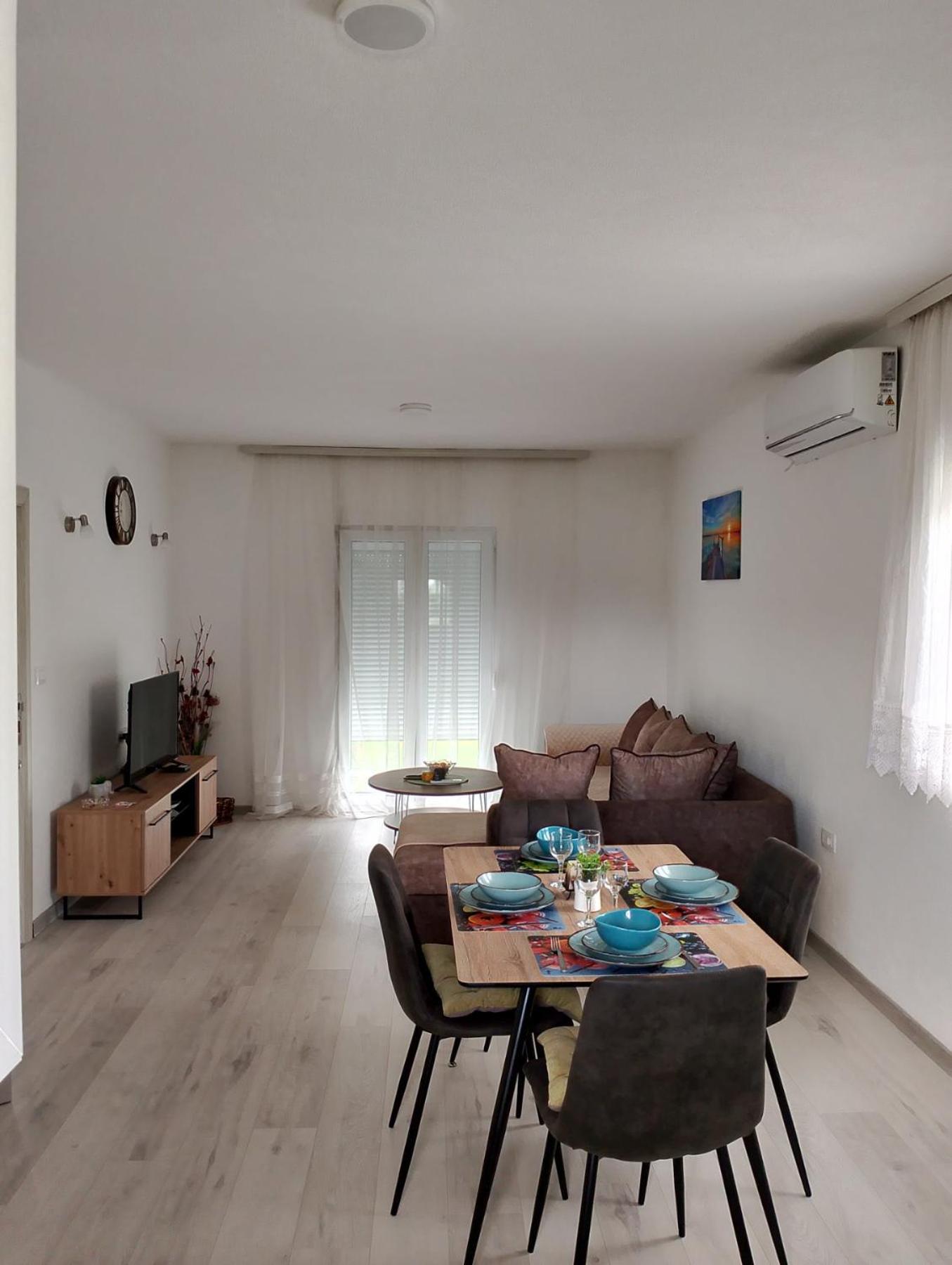 Knezevic Apartman Podgorica Buitenkant foto