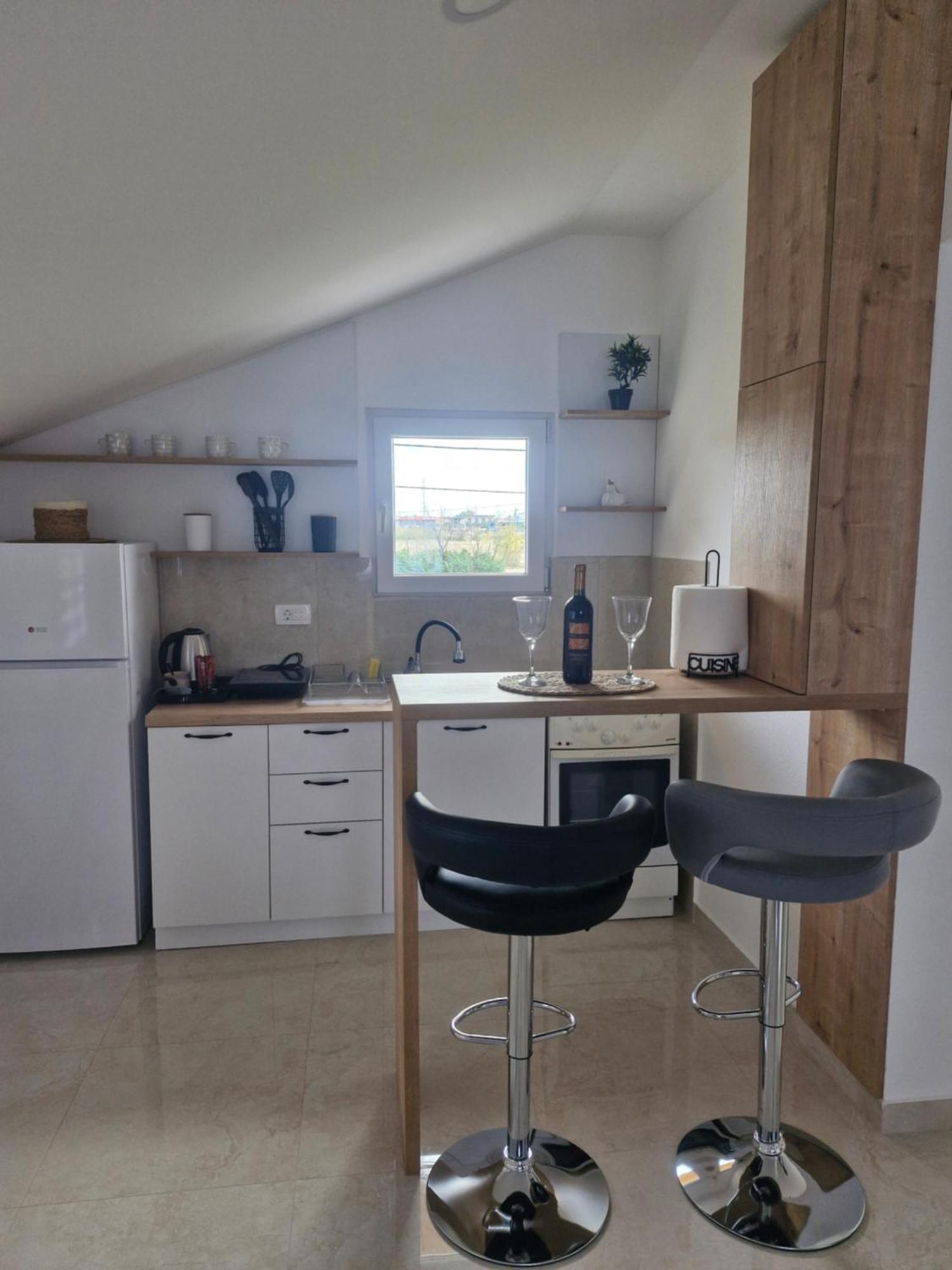 Knezevic Apartman Podgorica Buitenkant foto